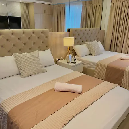 Le Luna Unit - Affordable Staycation Near Airport & Moa With Pool By Voyage Vista - Azure & Shore Staycation